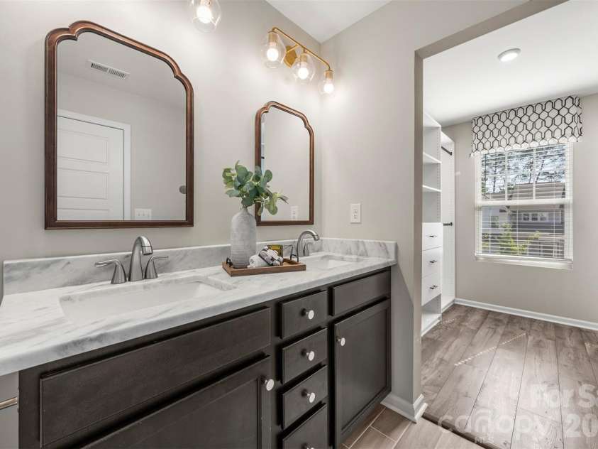 1115 Streamside Lane, York, SC 29745.  MLS# CAR4406865, YatesRealty ID 48799. Upgraded Primary Bathroom