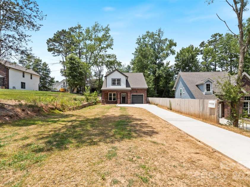 4426 Pine Street, Kannapolis, NC 28081.  MLS# CAR4155396, YatesRealty ID 4880. 