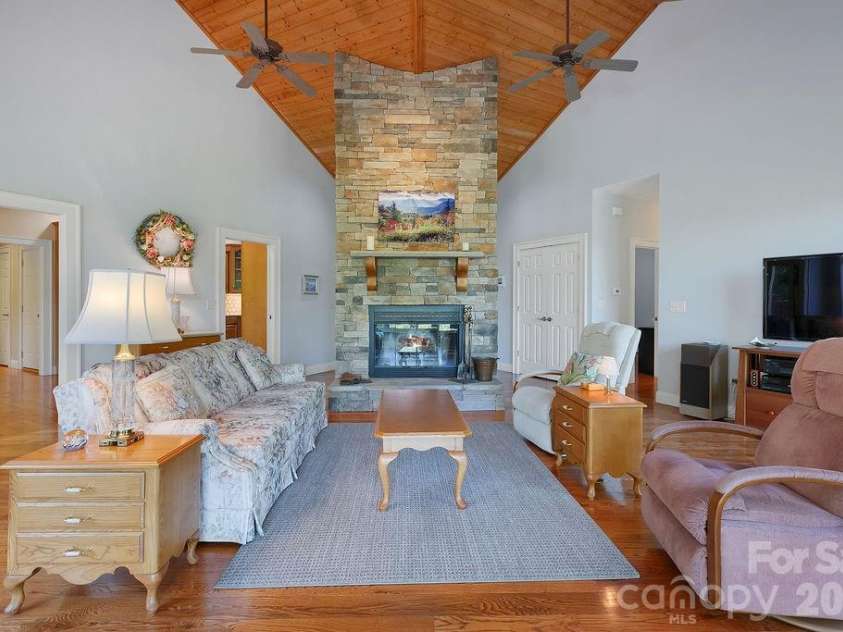 1228 Ugugu Drive, Brevard, NC 28712.  MLS# CAR4413645, YatesRealty ID 48800. 