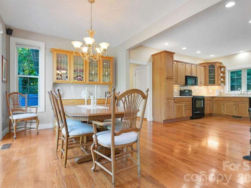 1228 Ugugu Drive, Brevard, NC 28712.  MLS# CAR4413645, YatesRealty ID 48800. 