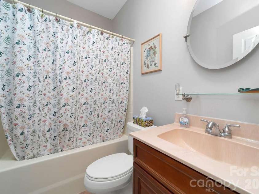 1228 Ugugu Drive, Brevard, NC 28712.  MLS# CAR4413645, YatesRealty ID 48800. Bath 1