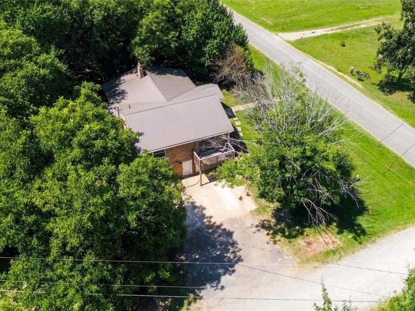 7704 Otts Circle, Stanley, NC 28164.  MLS# CAR4421199, YatesRealty ID 48801. 