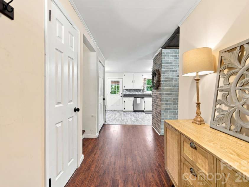 7704 Otts Circle, Stanley, NC 28164.  MLS# CAR4421199, YatesRealty ID 48801. Foyer
