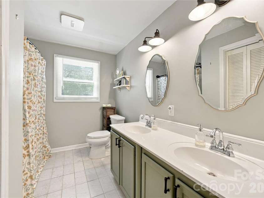 7704 Otts Circle, Stanley, NC 28164.  MLS# CAR4421199, YatesRealty ID 48801. Full Bathroom