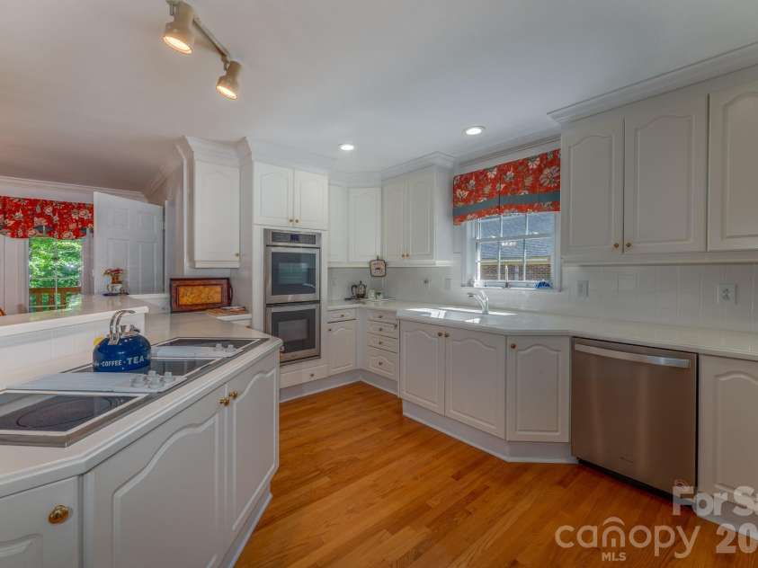 1886 Tanasee Gap Road, Balsam Grove, NC 28708.  MLS# CAR4421630, YatesRealty ID 48802. So much room to test your culinary skills!