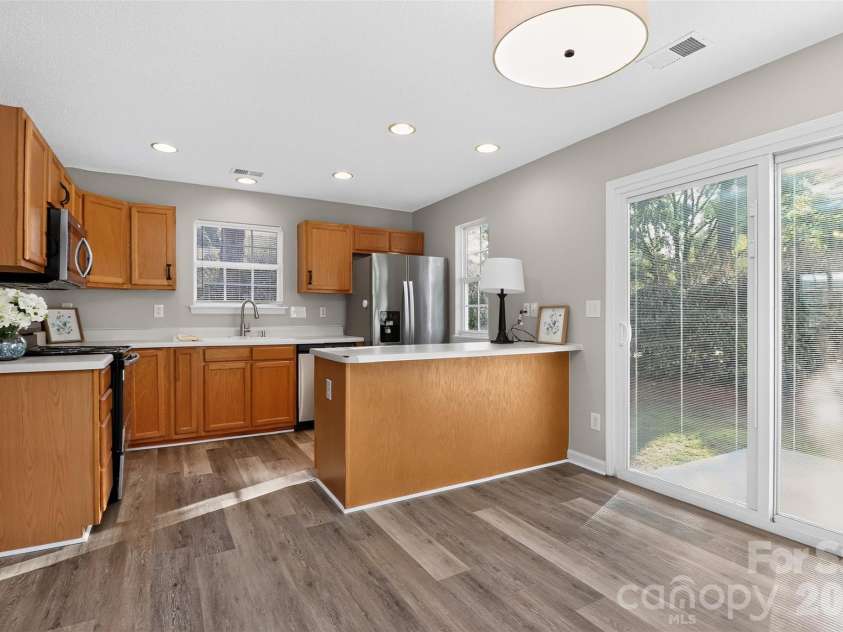 1712 Pergola Place, Charlotte, NC 28213.  MLS# CAR4420874, YatesRealty ID 48803. 