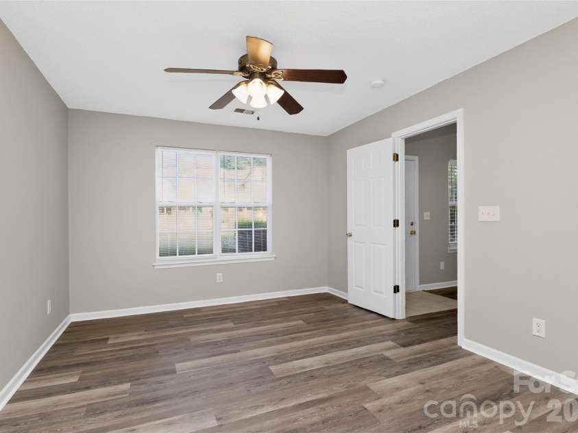 1712 Pergola Place, Charlotte, NC 28213.  MLS# CAR4420874, YatesRealty ID 48803. 