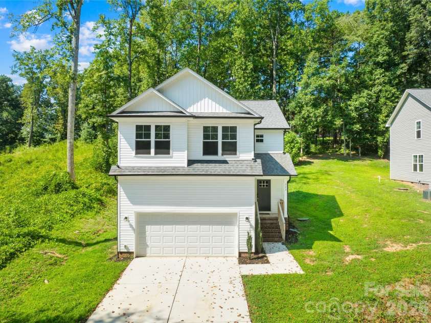 242 Valleybrook Lane, Troutman, NC 28166.  MLS# CAR4421198, YatesRealty ID 48804. 