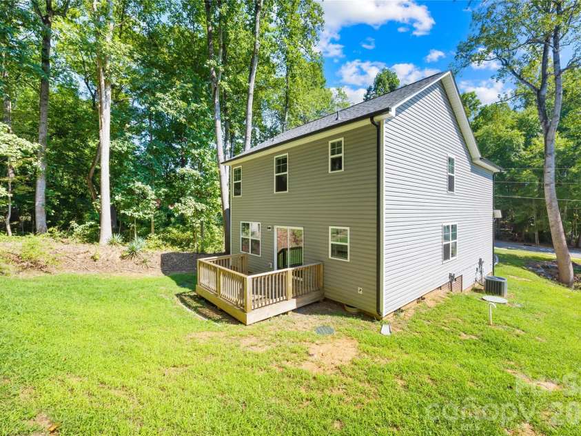 240 Valleybrook Lane, Troutman, NC 28166.  MLS# CAR4421195, YatesRealty ID 48807. 