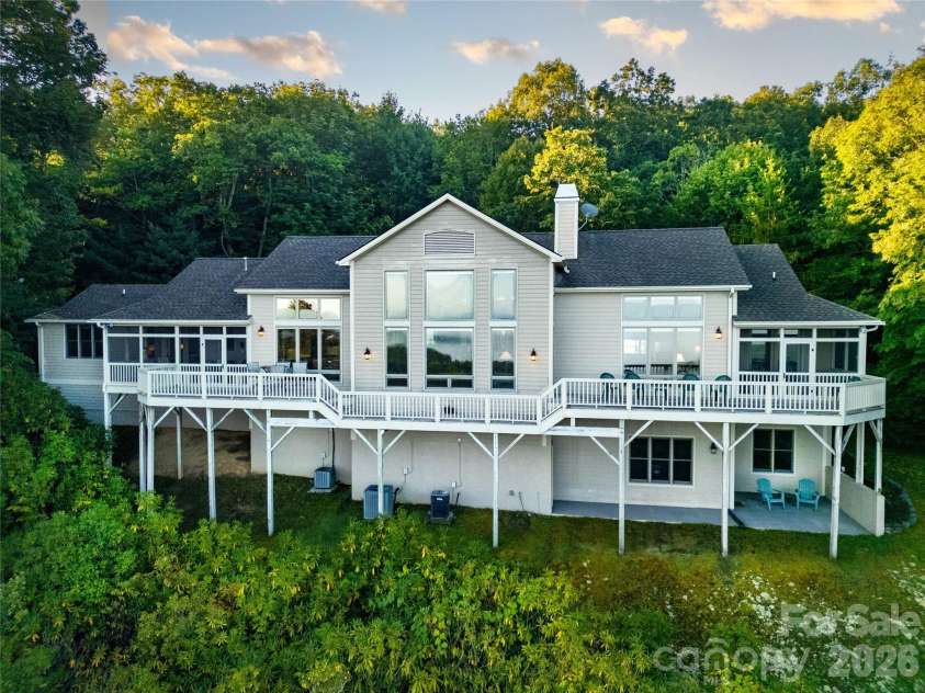 74 Walnut Ridge Lane, Brevard, NC 28712.  MLS# CAR4419303, YatesRealty ID 48809. 