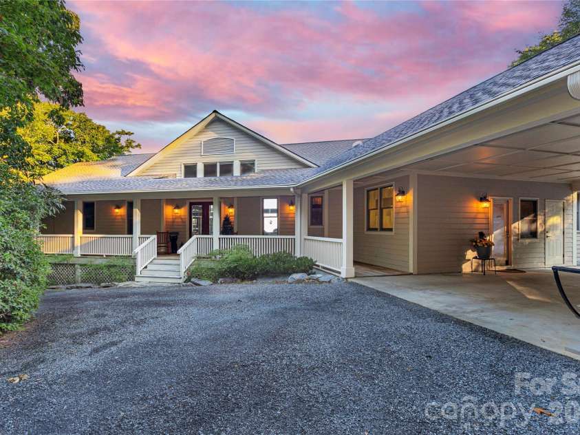 74 Walnut Ridge Lane, Brevard, NC 28712.  MLS# CAR4419303, YatesRealty ID 48809. 