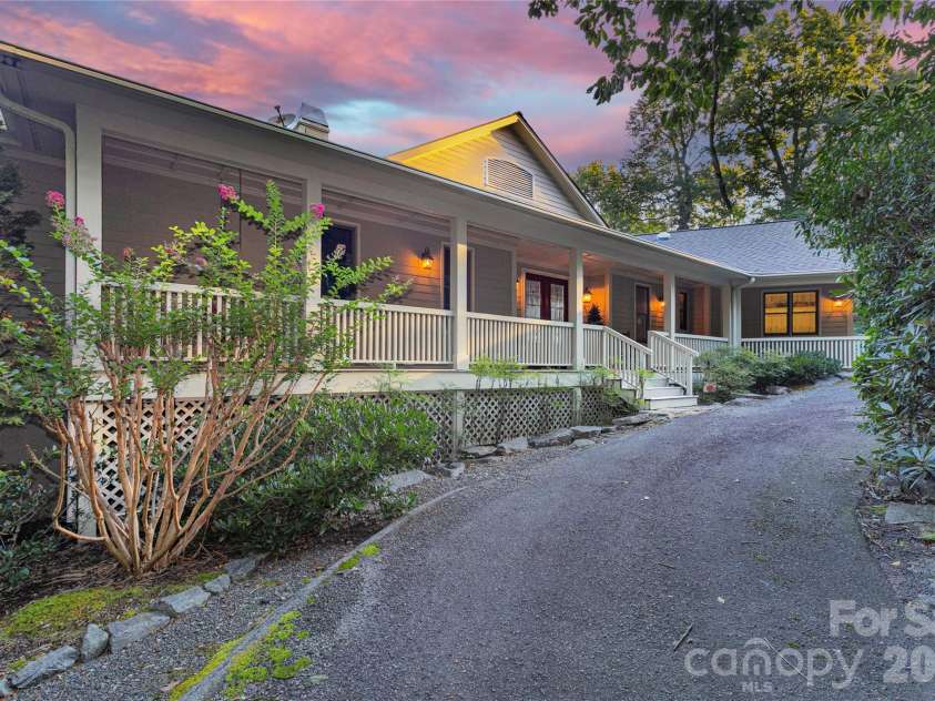 74 Walnut Ridge Lane, Brevard, NC 28712.  MLS# CAR4419303, YatesRealty ID 48809. 