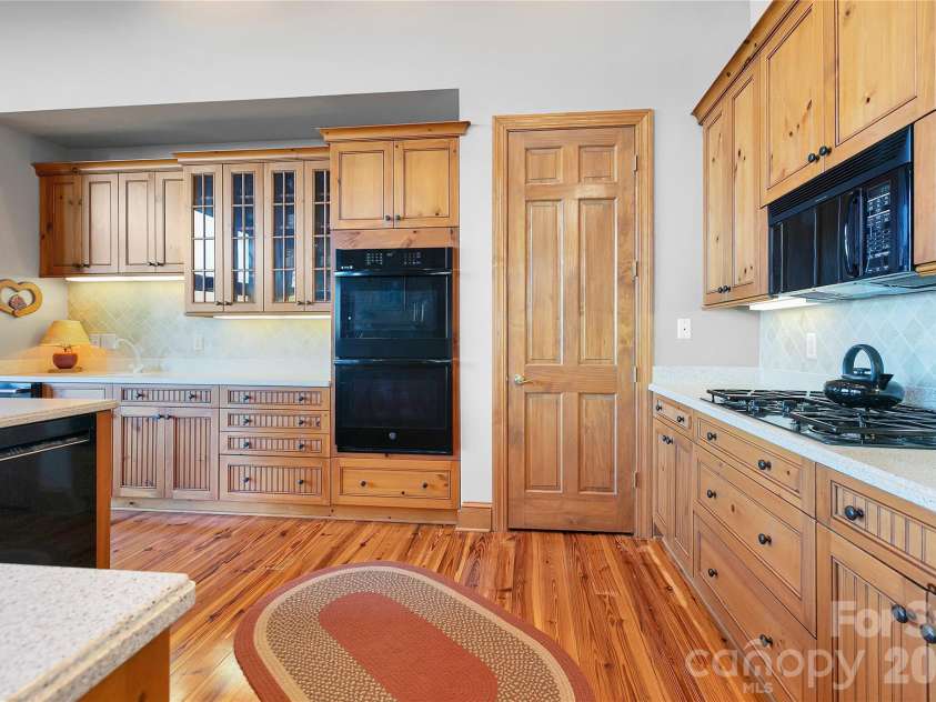 74 Walnut Ridge Lane, Brevard, NC 28712.  MLS# CAR4419303, YatesRealty ID 48809. 