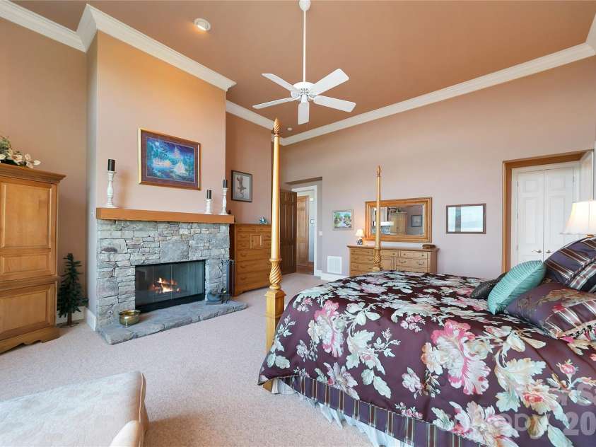 74 Walnut Ridge Lane, Brevard, NC 28712.  MLS# CAR4419303, YatesRealty ID 48809. 