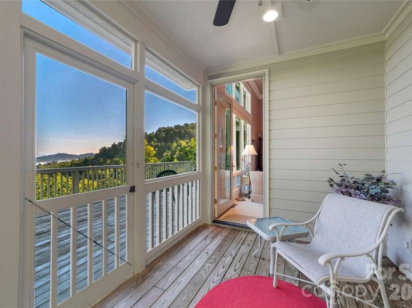 74 Walnut Ridge Lane, Brevard, NC 28712.  MLS# CAR4419303, YatesRealty ID 48809. 