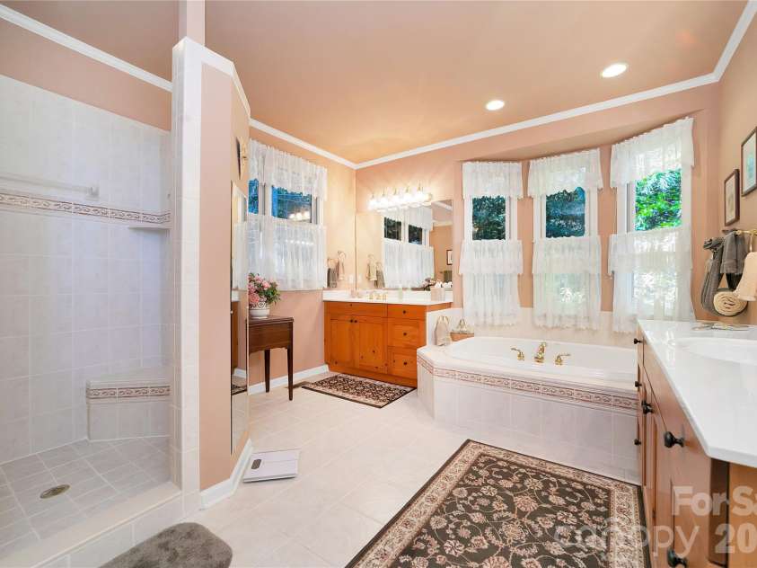 74 Walnut Ridge Lane, Brevard, NC 28712.  MLS# CAR4419303, YatesRealty ID 48809. 