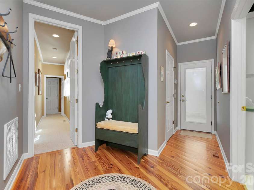 74 Walnut Ridge Lane, Brevard, NC 28712.  MLS# CAR4419303, YatesRealty ID 48809. 