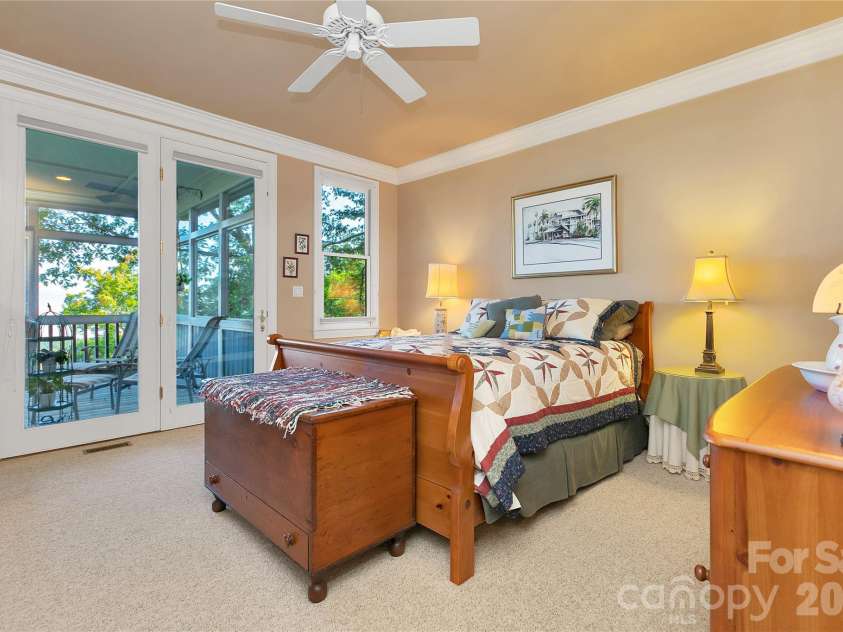 74 Walnut Ridge Lane, Brevard, NC 28712.  MLS# CAR4419303, YatesRealty ID 48809. 