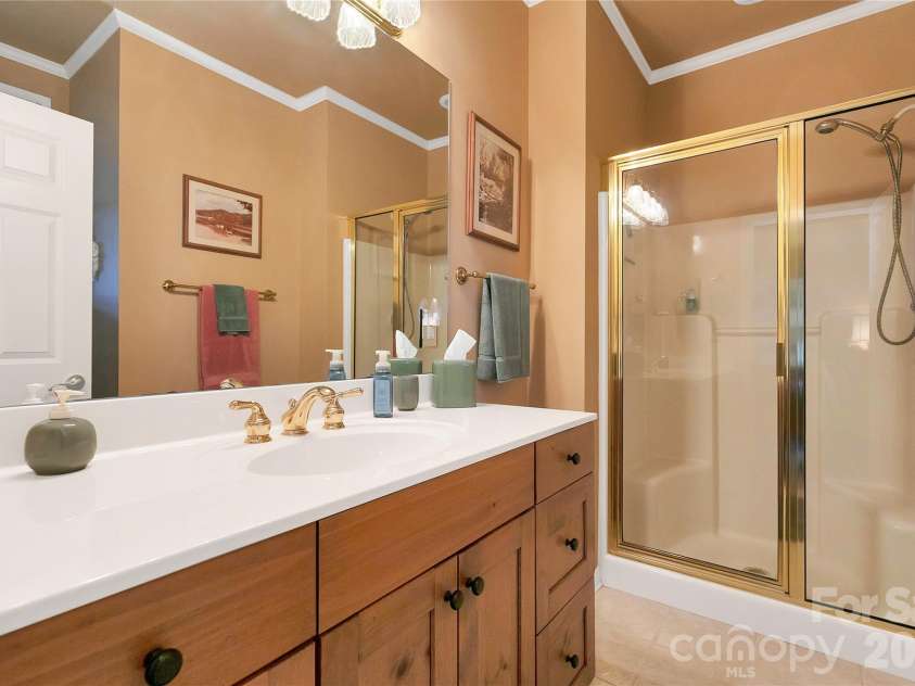 74 Walnut Ridge Lane, Brevard, NC 28712.  MLS# CAR4419303, YatesRealty ID 48809. 