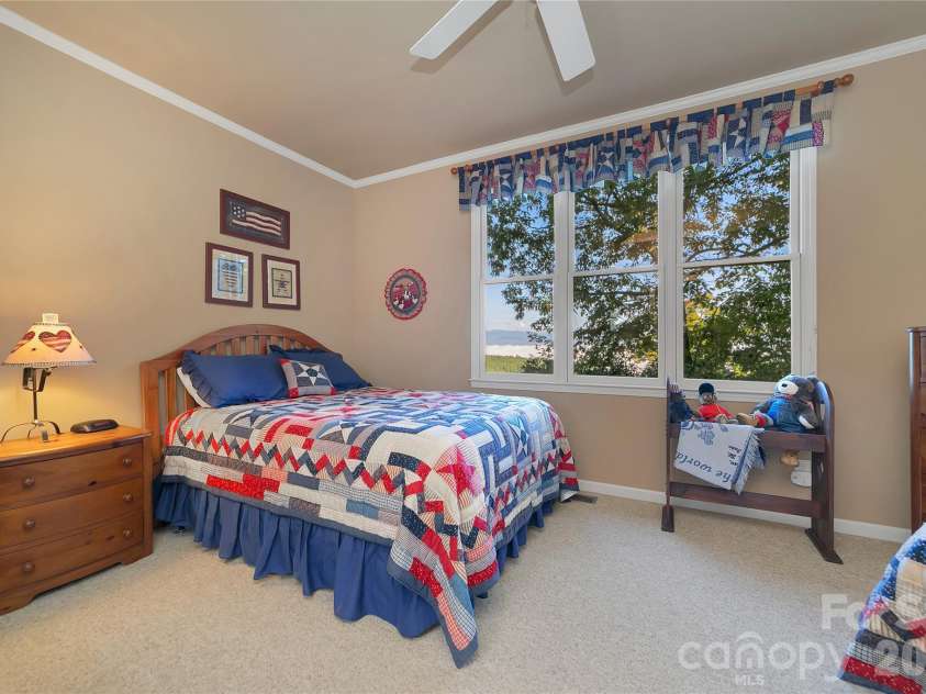 74 Walnut Ridge Lane, Brevard, NC 28712.  MLS# CAR4419303, YatesRealty ID 48809. 