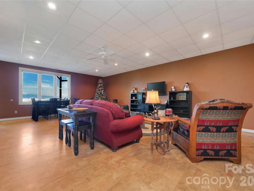 74 Walnut Ridge Lane, Brevard, NC 28712.  MLS# CAR4419303, YatesRealty ID 48809. 