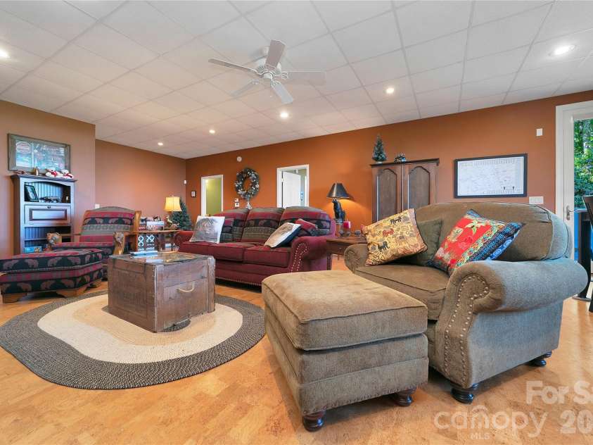 74 Walnut Ridge Lane, Brevard, NC 28712.  MLS# CAR4419303, YatesRealty ID 48809. 