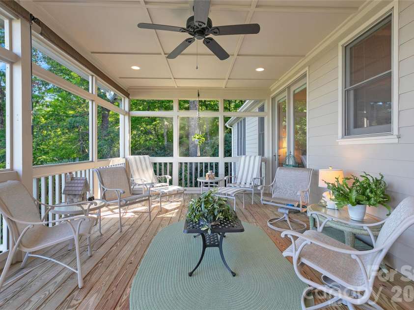 74 Walnut Ridge Lane, Brevard, NC 28712.  MLS# CAR4419303, YatesRealty ID 48809. 