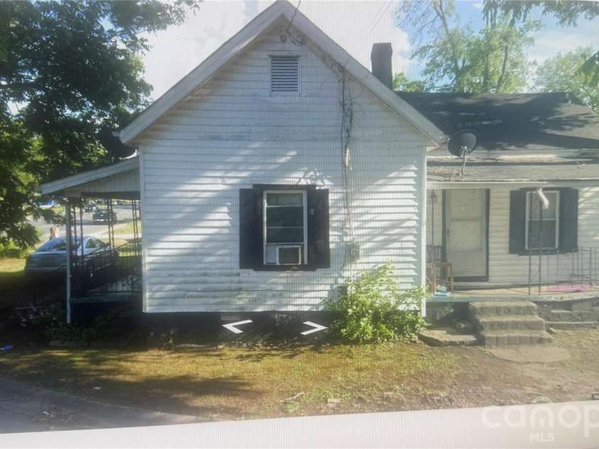 100 Edward Street, Chester, SC 29706.  MLS# CAR4357034, YatesRealty ID 4881. 