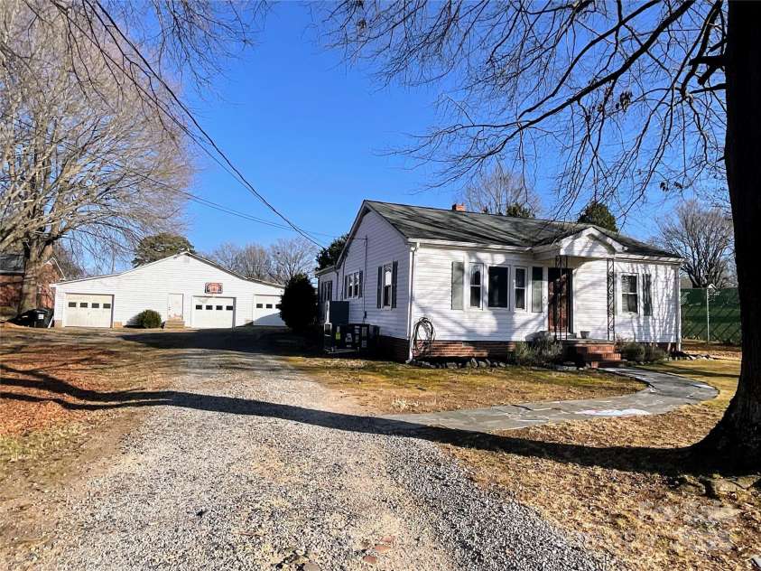 7860 Georgia Avenue, Kannapolis, NC 28081.  MLS# CAR4218693, YatesRealty ID 4881. Welcome to 7860 Georgia Ave
