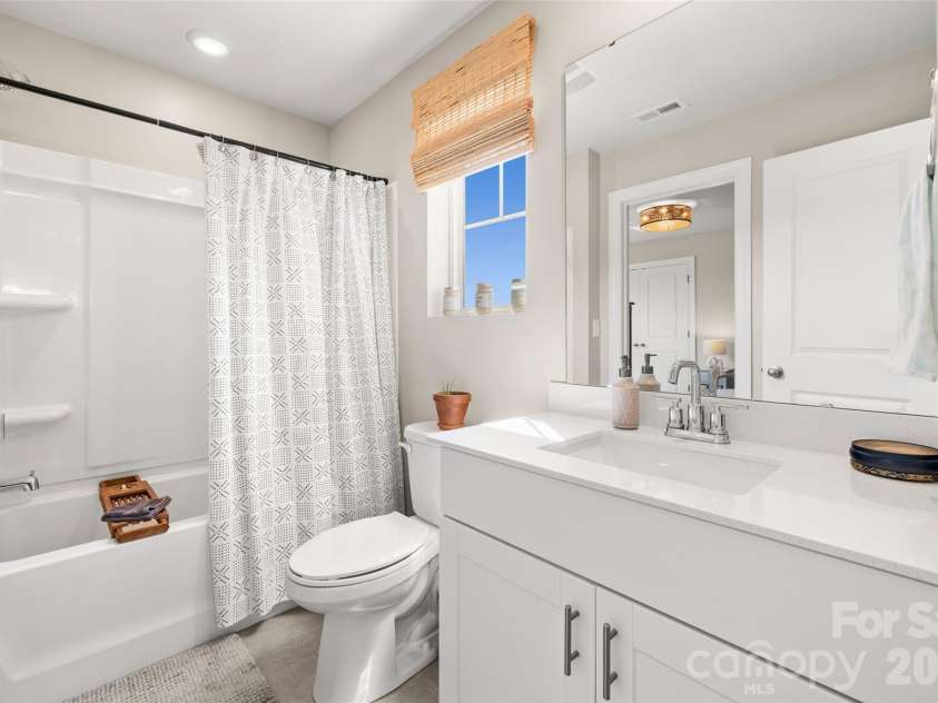 188 Ravensara Avenue, Fort Mill, SC 29715.  MLS# CAR4421206, YatesRealty ID 48810. Bathroom