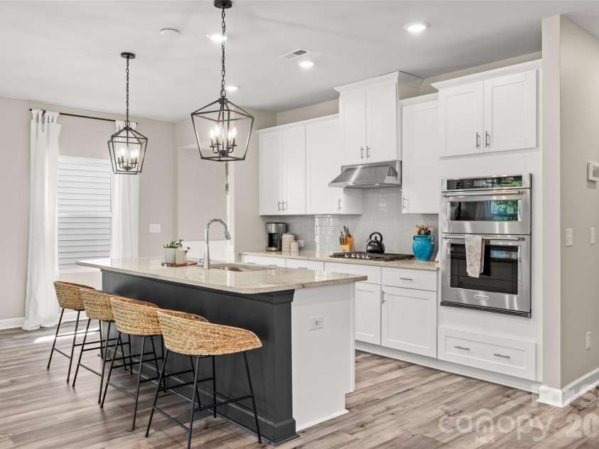 188 Ravensara Avenue, Fort Mill, SC 29715.  MLS# CAR4421206, YatesRealty ID 48810. Kitchen