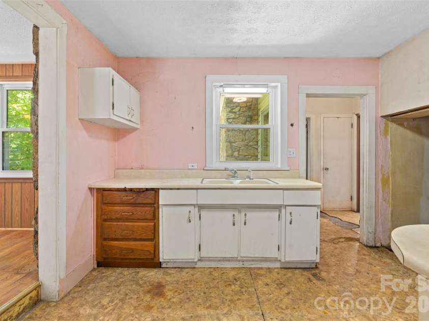 48 & 49 Cedar Mountain Road, Asheville, NC 28803.  MLS# CAR4418594, YatesRealty ID 48811. 