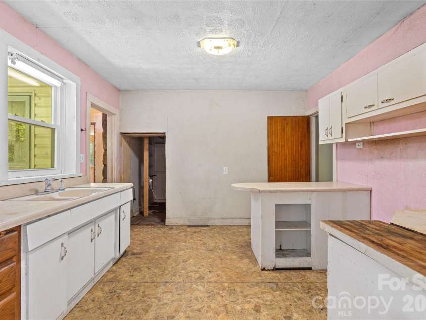 48 & 49 Cedar Mountain Road, Asheville, NC 28803.  MLS# CAR4418594, YatesRealty ID 48811. 