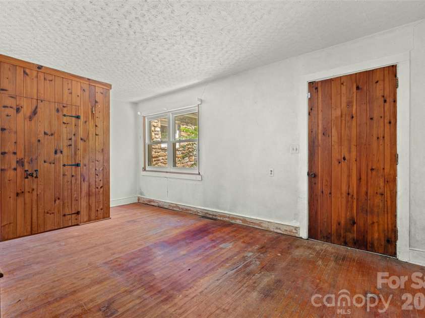 48 & 49 Cedar Mountain Road, Asheville, NC 28803.  MLS# CAR4418594, YatesRealty ID 48811. 