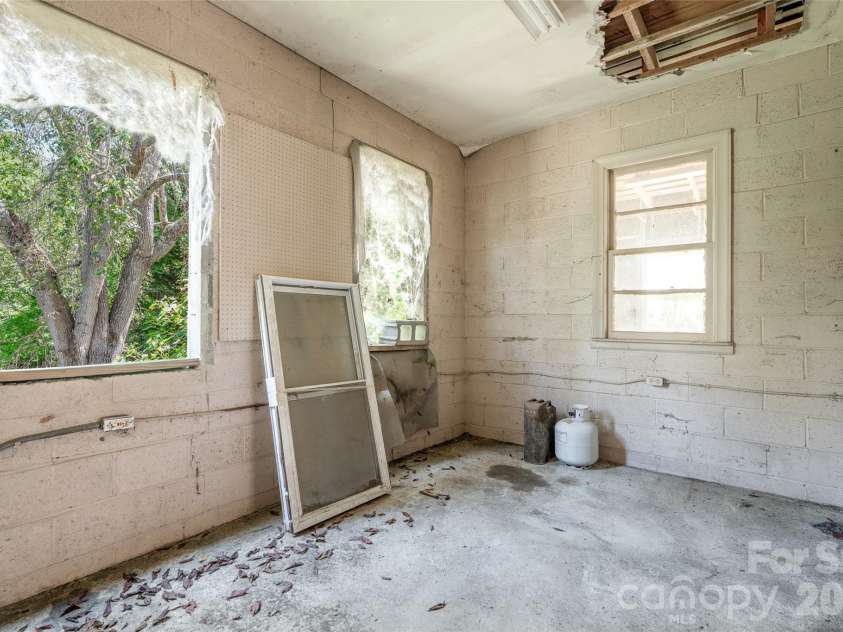 48 & 49 Cedar Mountain Road, Asheville, NC 28803.  MLS# CAR4418594, YatesRealty ID 48811. 