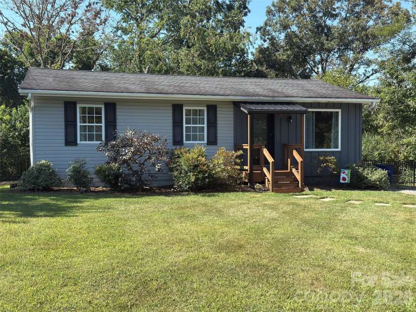 92 Salem Road, Weaverville, NC 28787.  MLS# CAR4421037, YatesRealty ID 48813. 