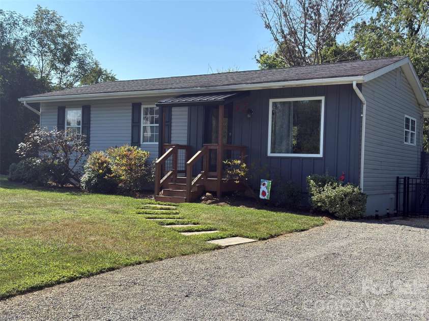 92 Salem Road, Weaverville, NC 28787.  MLS# CAR4421037, YatesRealty ID 48813. 