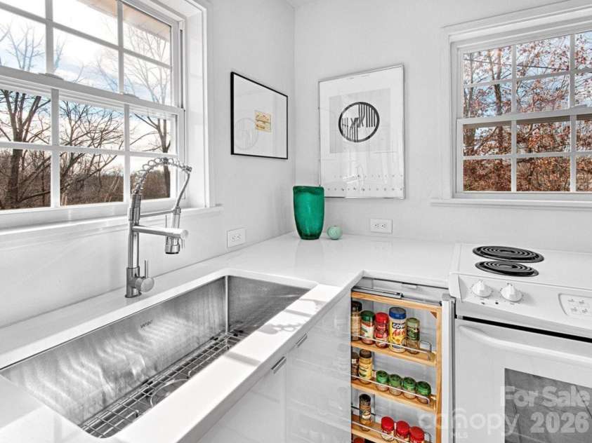 92 Salem Road, Weaverville, NC 28787.  MLS# CAR4421037, YatesRealty ID 48813. 