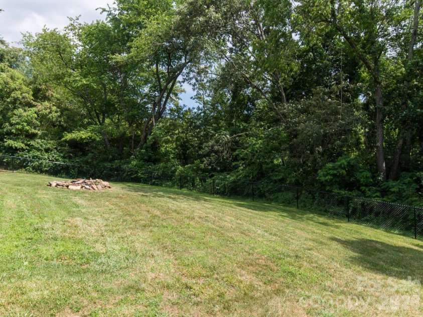 92 Salem Road, Weaverville, NC 28787.  MLS# CAR4421037, YatesRealty ID 48813. 