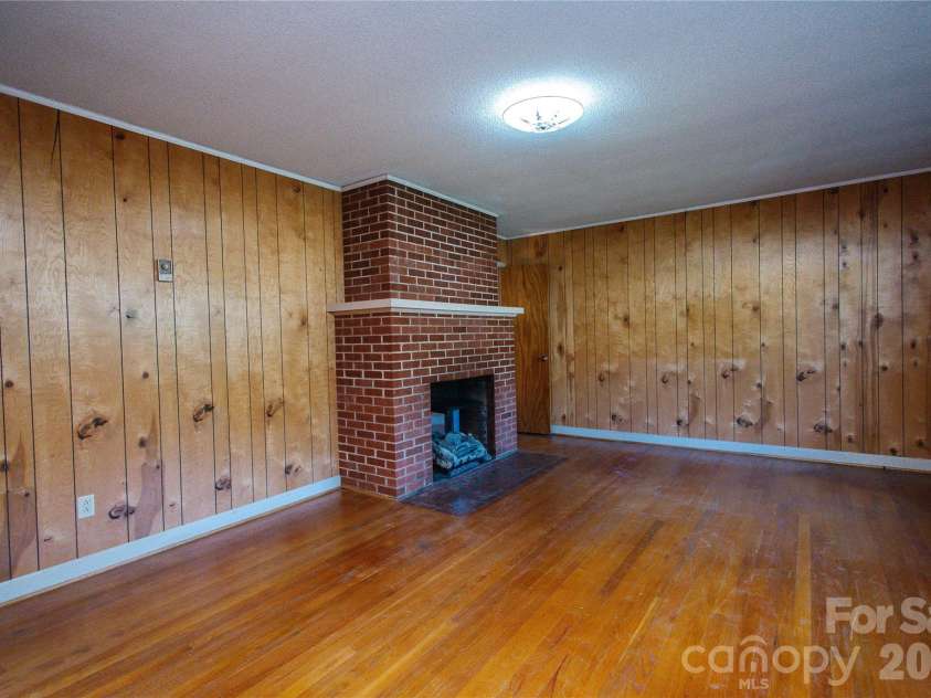 136 Marion Street, Marion, NC 28752.  MLS# CAR4419755, YatesRealty ID 48814. 