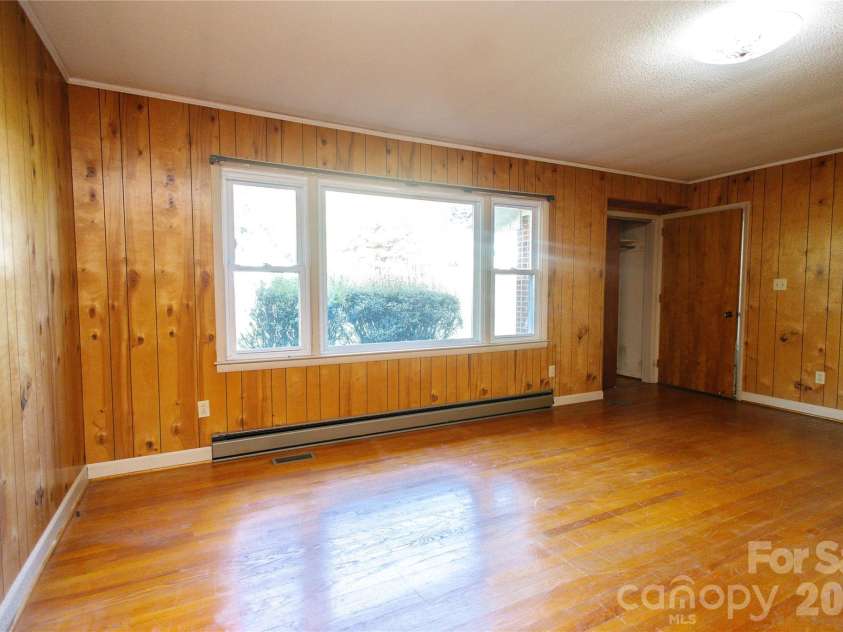 136 Marion Street, Marion, NC 28752.  MLS# CAR4419755, YatesRealty ID 48814. 
