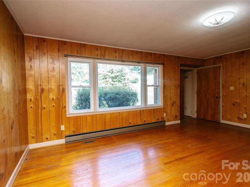 136 Marion Street, Marion, NC 28752.  MLS# CAR4419755, YatesRealty ID 48814. 