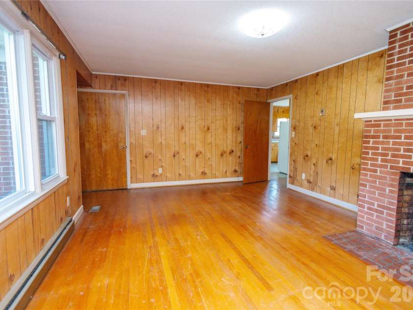 136 Marion Street, Marion, NC 28752.  MLS# CAR4419755, YatesRealty ID 48814. 