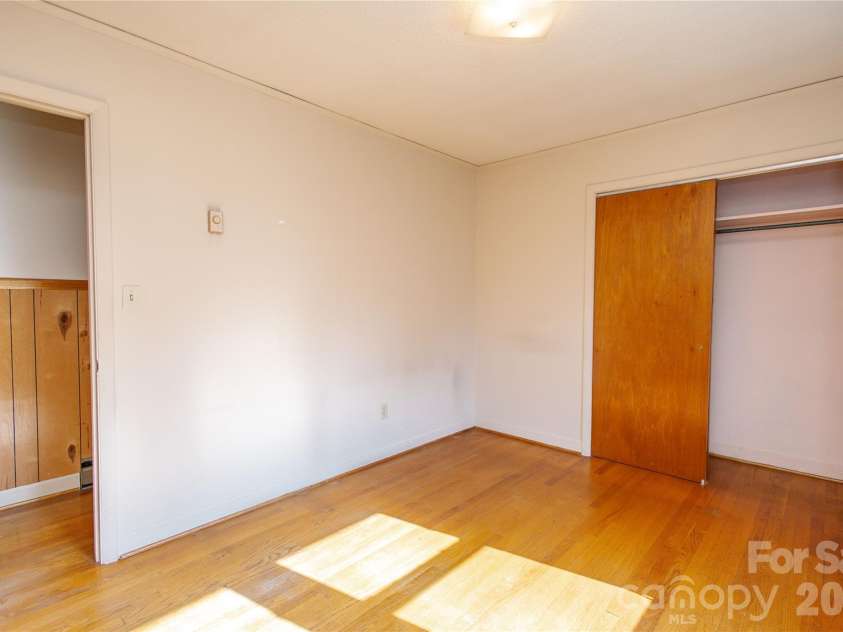 136 Marion Street, Marion, NC 28752.  MLS# CAR4419755, YatesRealty ID 48814. 