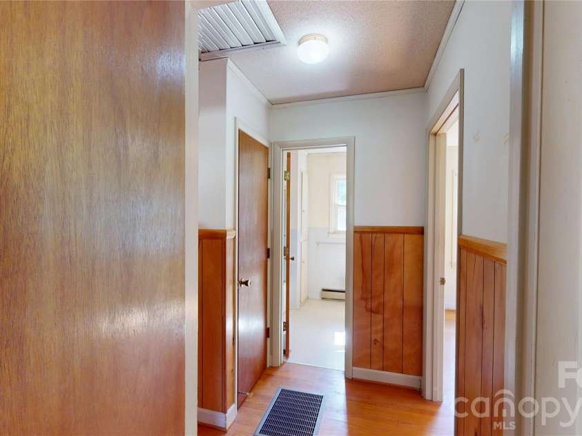 136 Marion Street, Marion, NC 28752.  MLS# CAR4419755, YatesRealty ID 48814. 