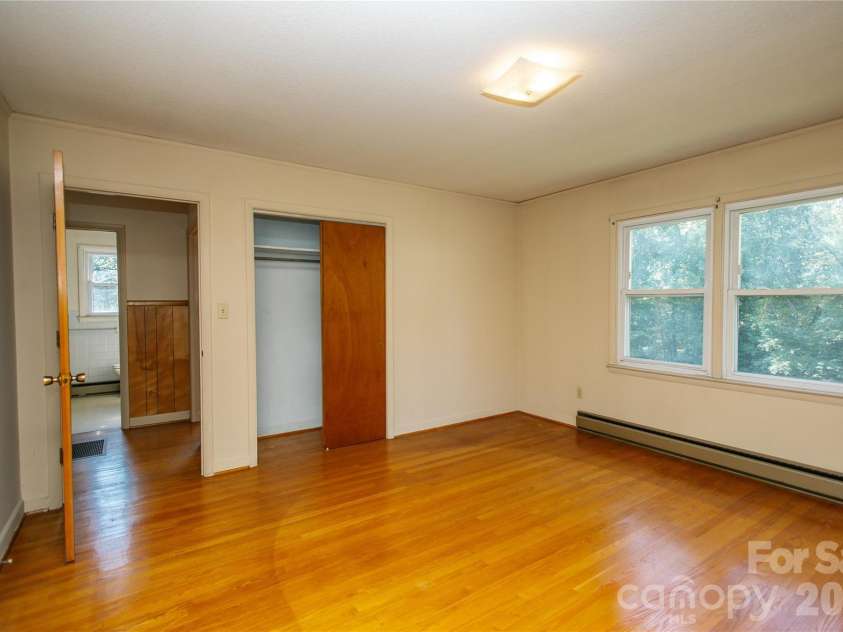 136 Marion Street, Marion, NC 28752.  MLS# CAR4419755, YatesRealty ID 48814. 
