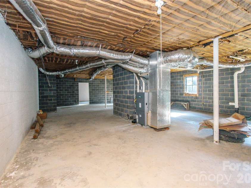 136 Marion Street, Marion, NC 28752.  MLS# CAR4419755, YatesRealty ID 48814. 