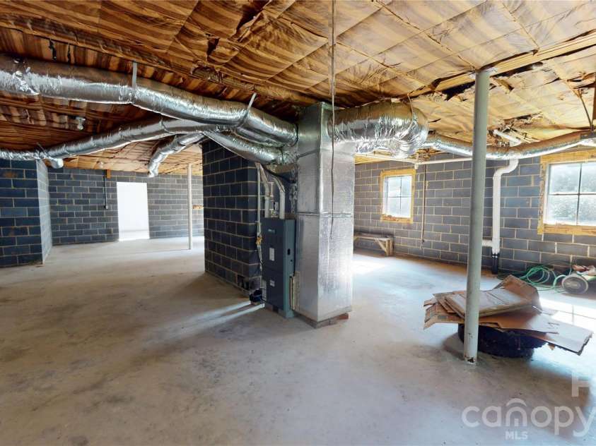 136 Marion Street, Marion, NC 28752.  MLS# CAR4419755, YatesRealty ID 48814. 