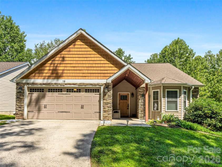 16 Jennlynn Drive, Arden, NC 28704.  MLS# CAR4390488, YatesRealty ID 48816. 