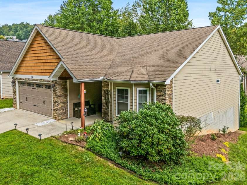 16 Jennlynn Drive, Arden, NC 28704.  MLS# CAR4390488, YatesRealty ID 48816. 